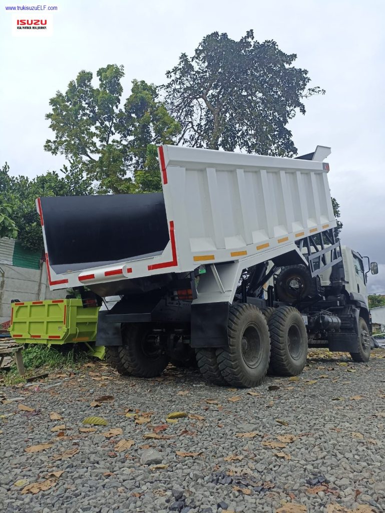 Dump truk scow end isuzu Giga FVZ N HP 285 PS Dump truk scow end isuzu Giga FVZ N HP 285 PS