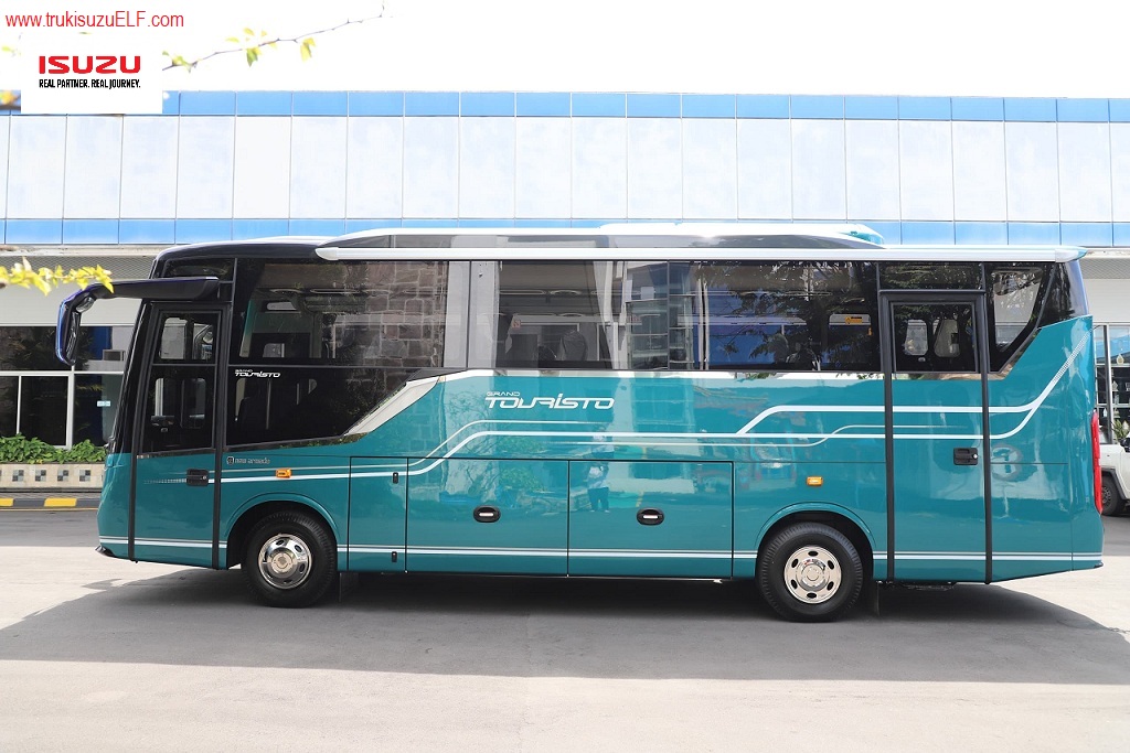Medium Bus Karoseri New Armada Isuzu NQR B Euro 4