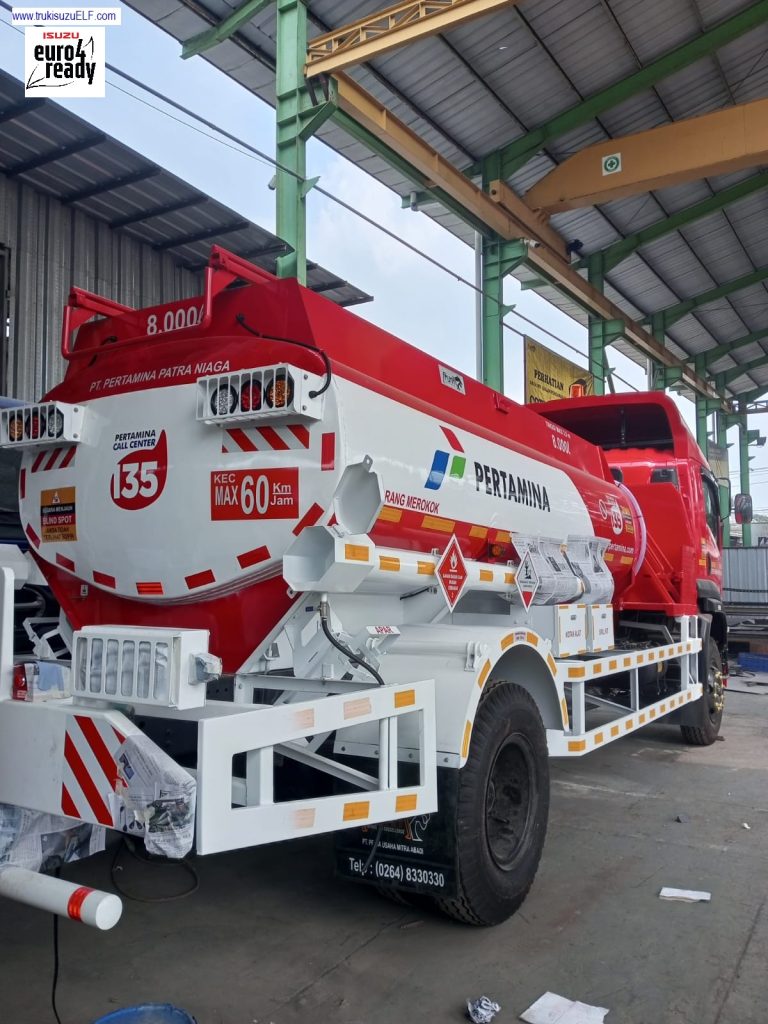 Tangki BBM 8000 LITER Isuzu Giga FVR P 245 PS Tangki BBM 8000 LITER Isuzu Giga FVR P 245 PS