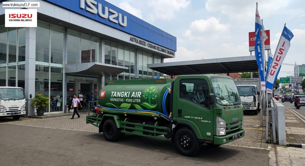 Isuzu NMR HD Aplikasi Tangki Air Bersih 4500 Liter